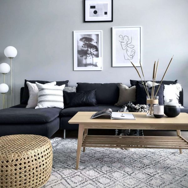 Dinboligstylist-bildevegg-kollasj-stue-sorthvitt
